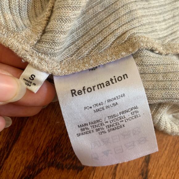 Reformation Jonna Twist Front Top | Heathered Oat Gray | Size Small - Picture 6 of 6